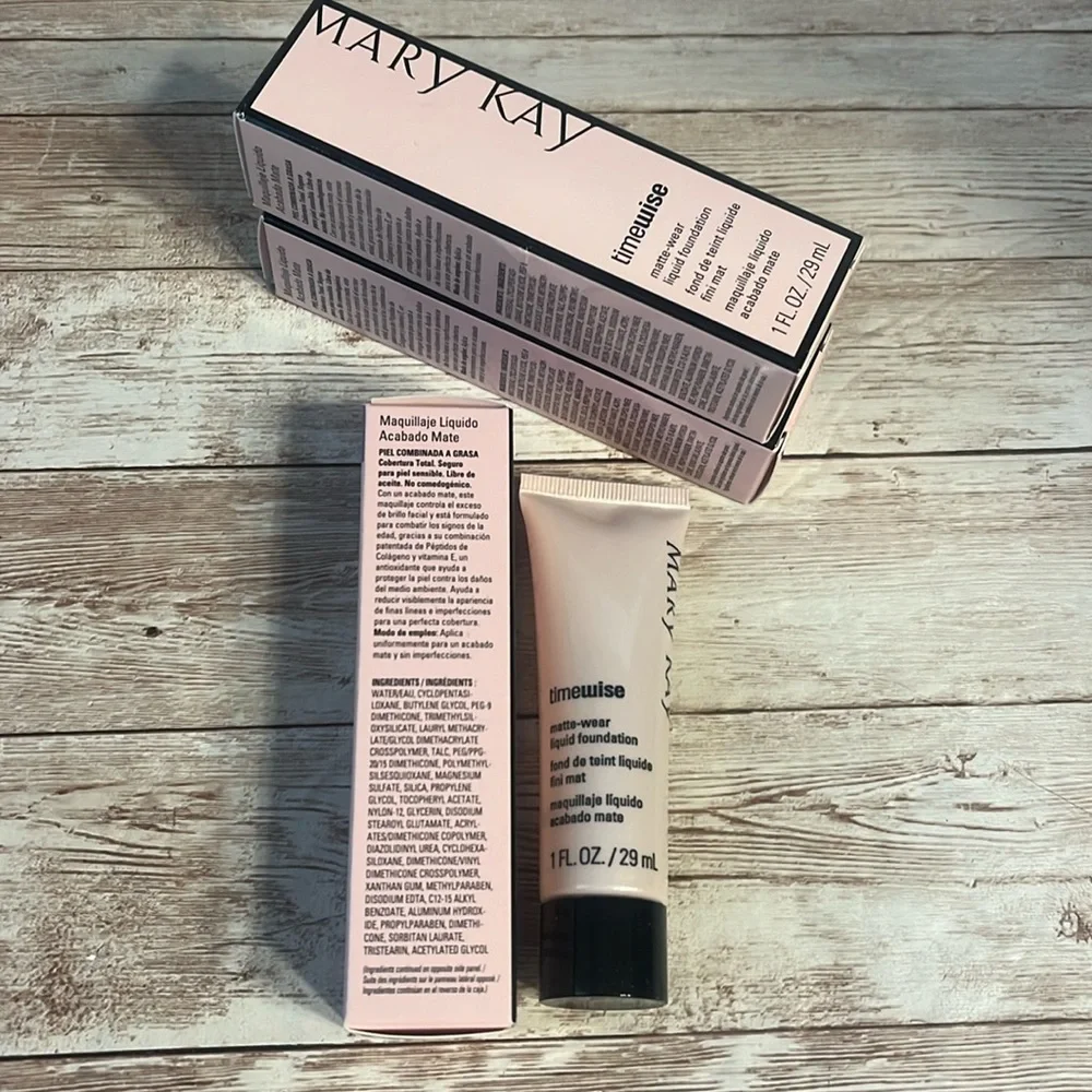 NEW MK Ivory 6 MATTE WEAR Timewise Matte Wear Liquid Foundation New in box
